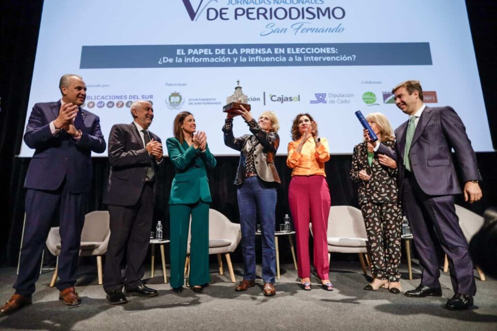 Mercedes Milá recibe el II Premio Nacional de Periodismo Pepe Oneto