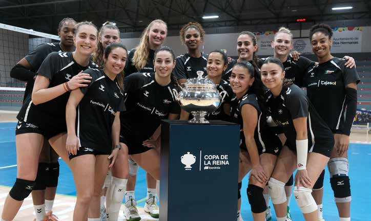 Lucía Prol, Maguilaura Frías y 'Sasa' Barón cuentan cómo el Fundación Cajasol Andalucía Vóley conquistó la Copa de SM la Reina Iberdrola 2026.