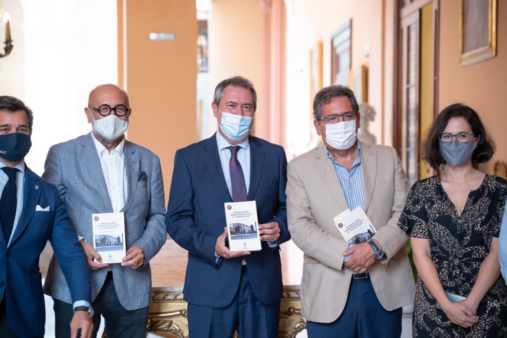 PRESENTACIÓN DEL LIBRO «ENFOQUES SOBRE ADMINISTRACIÓN LOCAL. EL TERCER ESTADO»