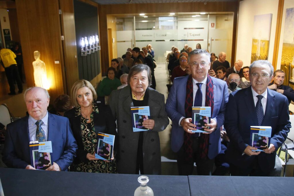 La Fundación Cajasol acoge la presentación de “El sueño de la vida (trayectoria poética)», de Antonio Quintana, editado por Ánfora Nova