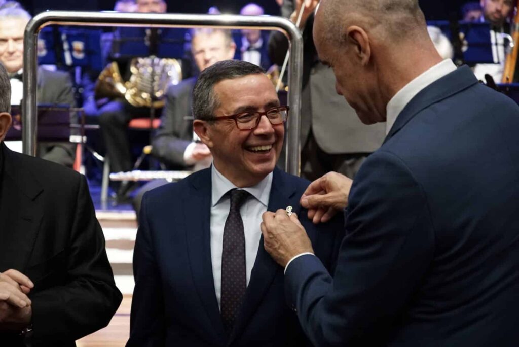 La Cadena Cope entrega la «Saeta de Oro» a Práxedes Sánchez en Fundación Cajasol