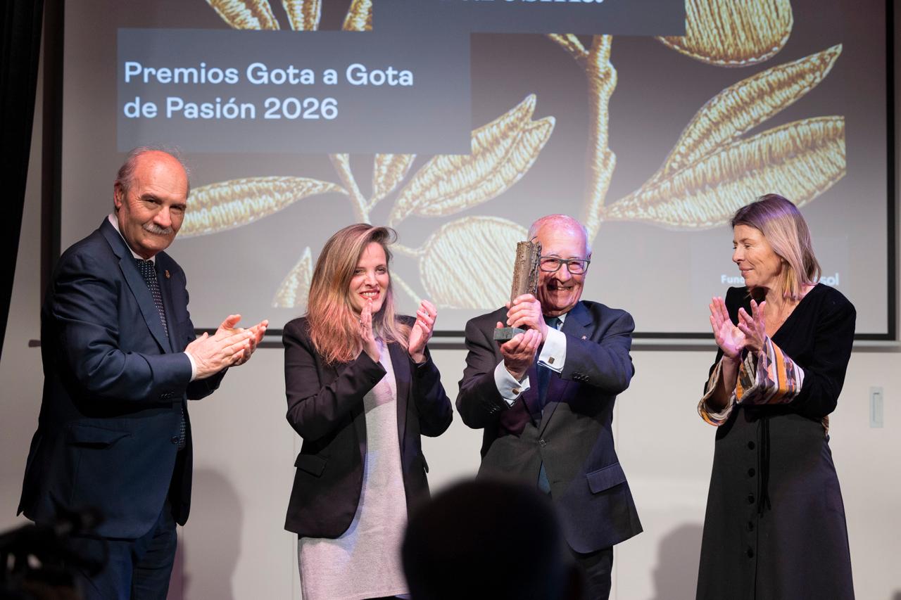 Premio Gota a Gota de Pasión 2026 a Pedro Reynoso en Cádiz