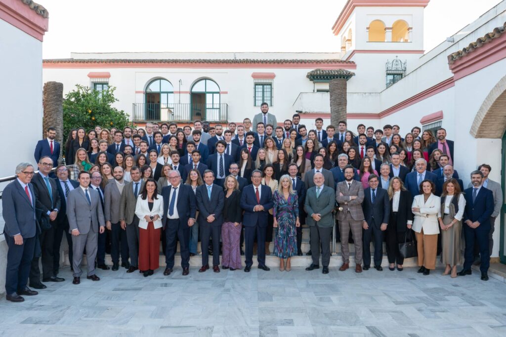 La consejera de Desarrollo Educativo y FP inaugura el Curso del Instituto de Estudios Cajasol