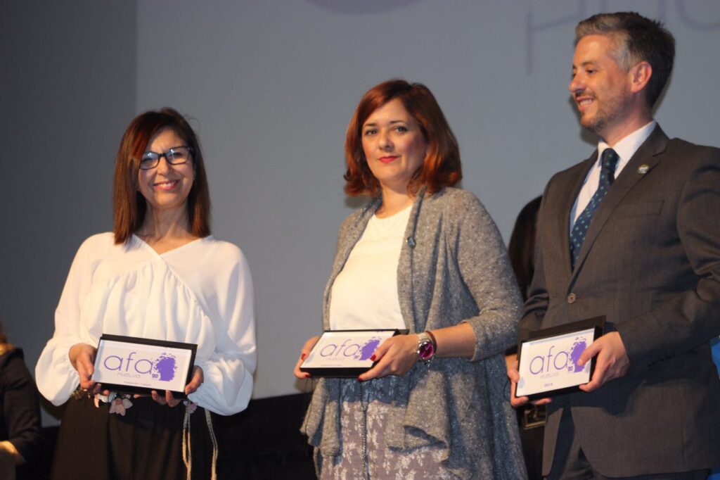AFA-Huelva reconoce la colaboración de la Fundación Cajasol en la gala de celebración de su 20º Aniversario