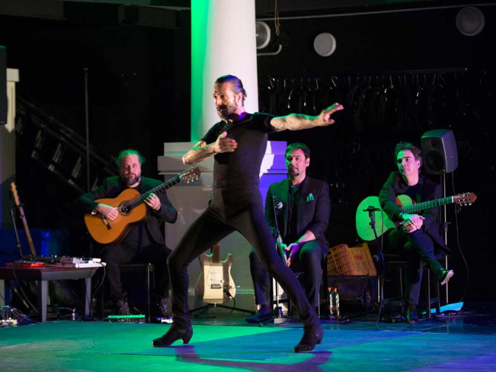 Andrés Marín estrena ‘Bacterias’ en los ‘Jueves Flamencos’ de la Fundación Cajasol en Sevilla