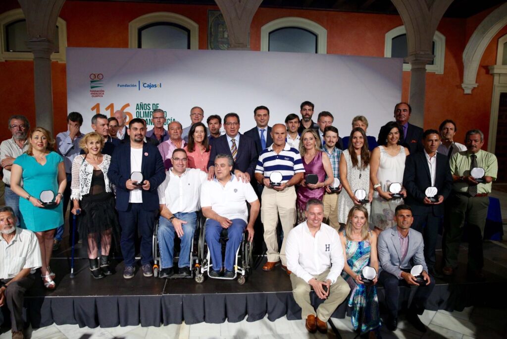 Antonio Pulido asiste al acto de homenaje ‘116 años de Olimpismo en Andalucía’ en la Fundación Cajasol