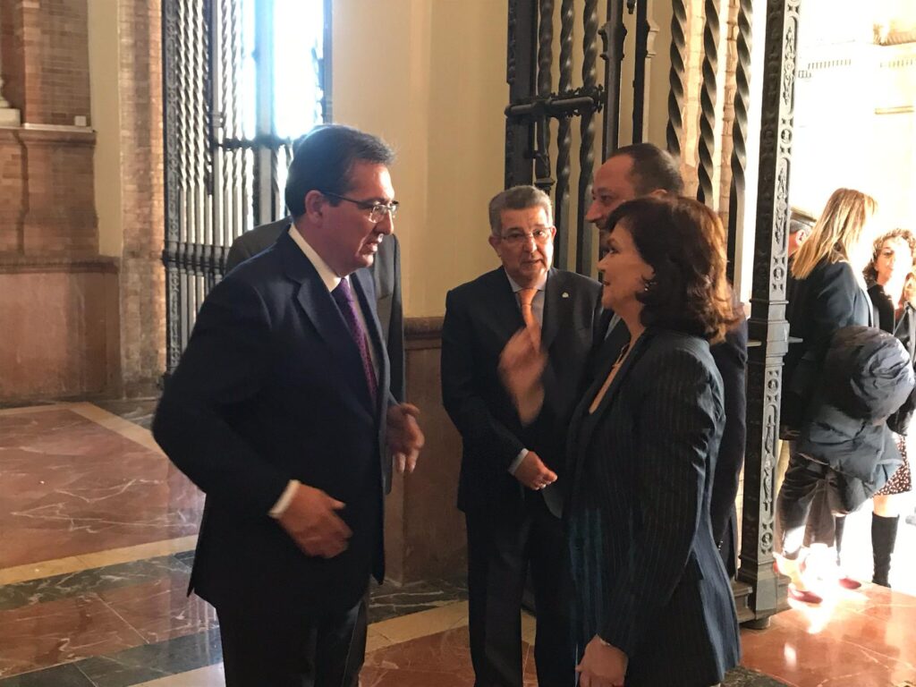 Antonio Pulido, junto a Carmen Calvo y Rodríguez de Celis