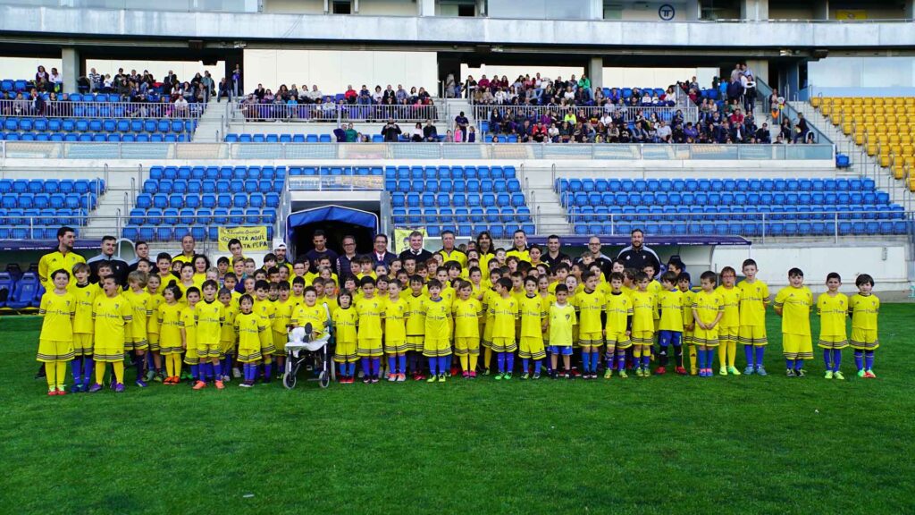 La Fundación Cajasol mantiene su compromiso y apuesta por el deporte base en el Campus Permanente del Cádiz CF