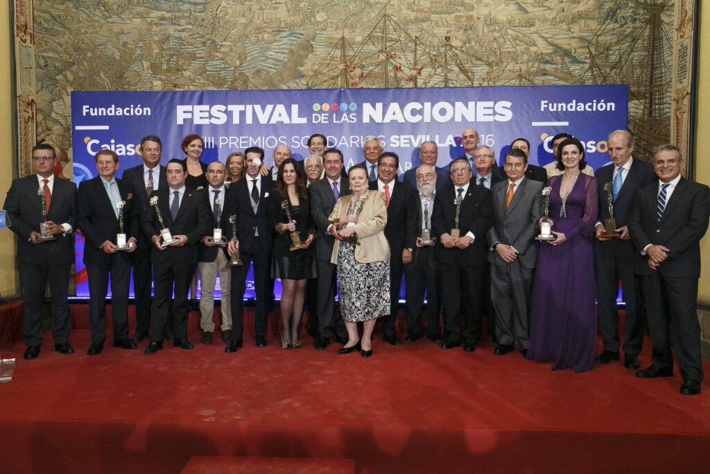 Entrega de los XIII Premios Solidarios Sevilla 2016 del Festival de las Naciones