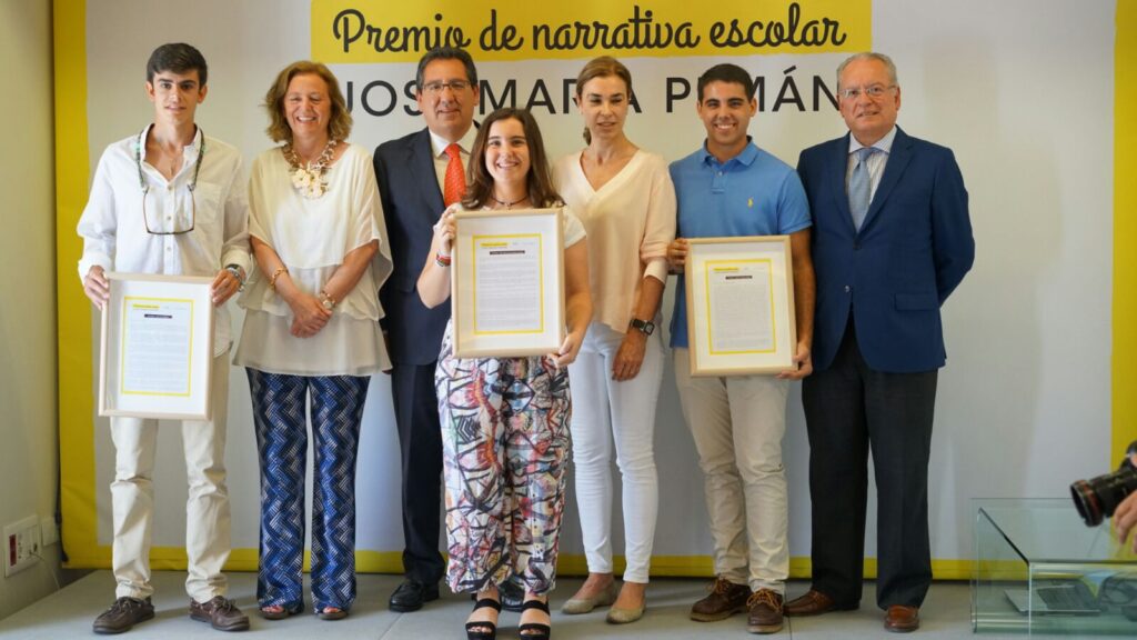 Entrega del I Premio de narrativa escolar José María Pemán en la Fundación Cajasol