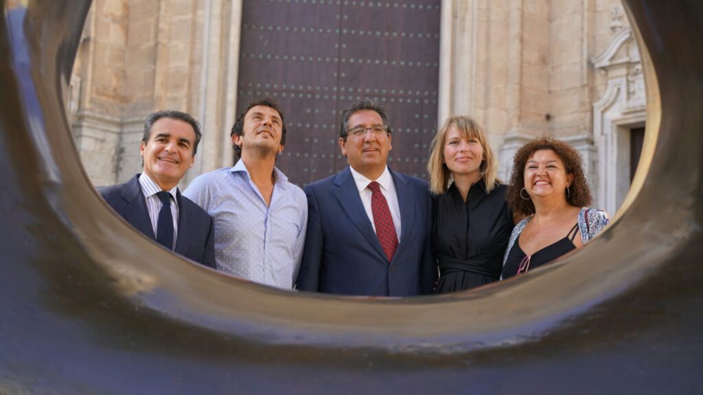 'Arte en la calle', de la mano de Henry Moore, hasta el 20 de noviembre en la Plaza de la Catedral de Cádiz