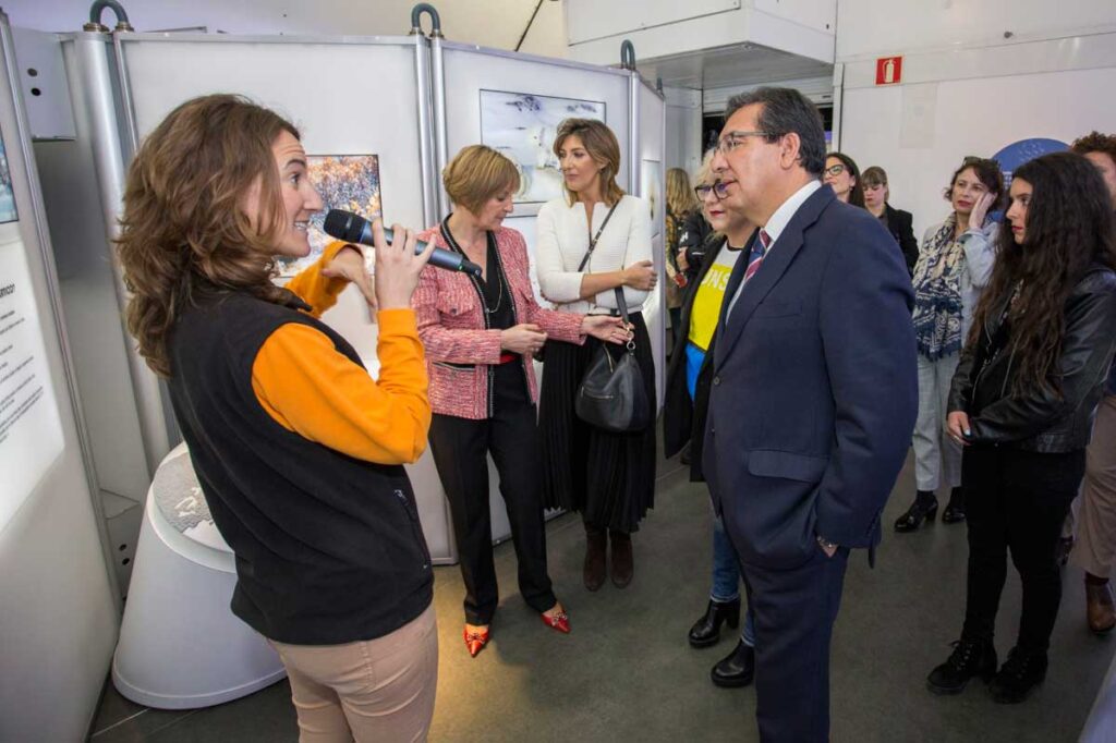 Antonio Pulido, en la inauguración de la exposición 'El Artico se rompe' en Huelva