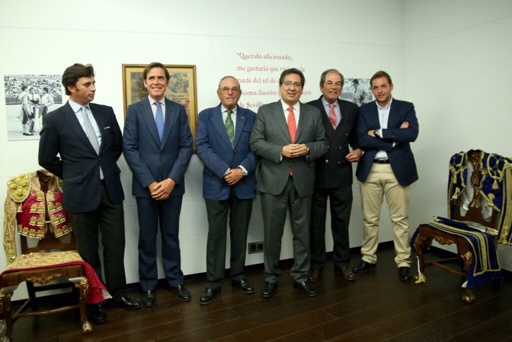 La Fundación Cajasol inaugura la muestra 'Miura y Sevilla', un recorrido por la historia de la ganadería y la familia