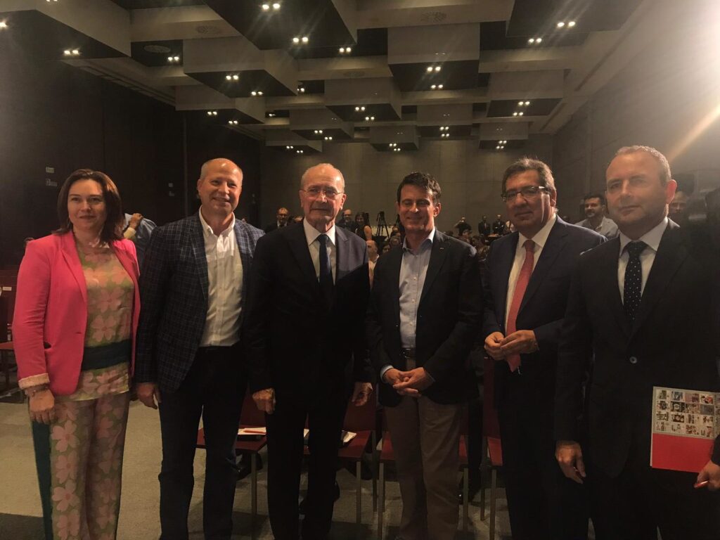 Antonio Pulido asiste al inicio de curso en el Foro SUR con Desayuno-Coloquio protagonizado por Manuel Valls