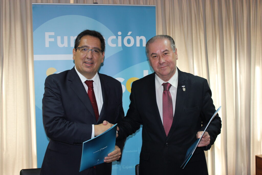 Antonio Pulido reafirma el compromiso de la Fundación Cajasol con la cultura y las tradiciones de Huelva