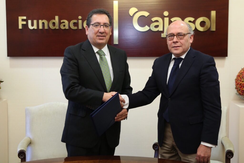 La Fundación Cajasol y el Real Betis Balompié impulsan la difusión del deporte base como herramienta educativa entre los escolares