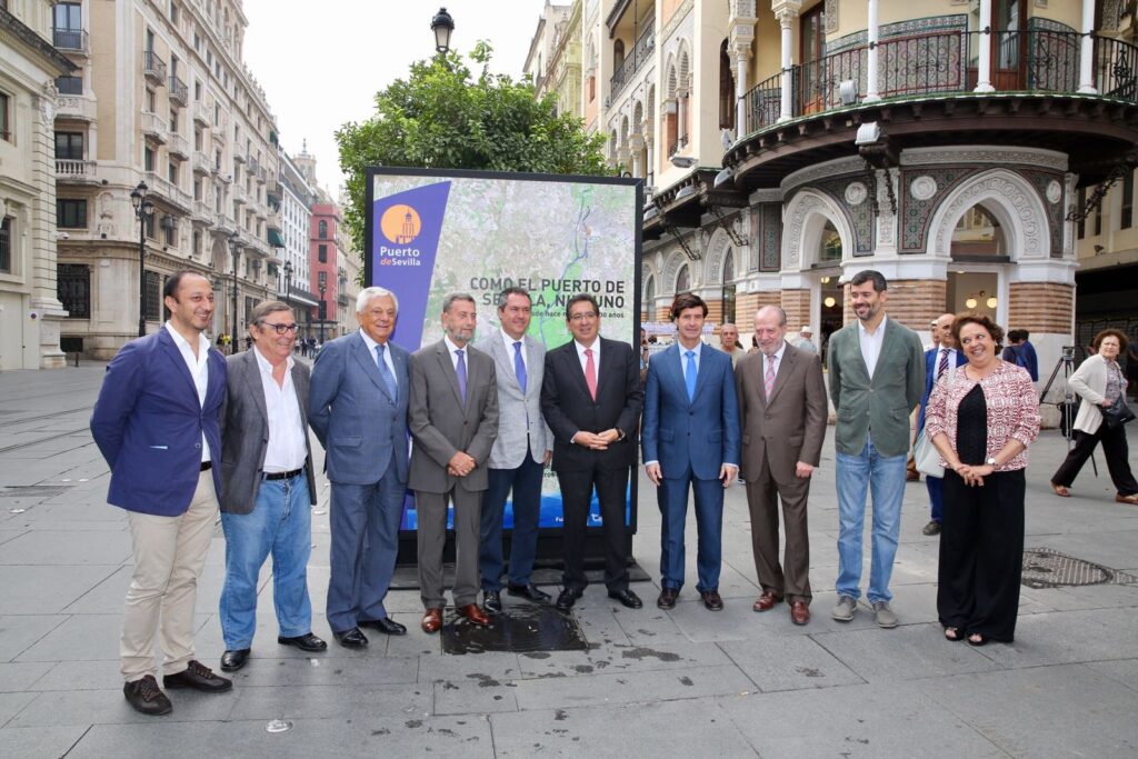 Exposición ‘Como el Puerto de Sevilla, ninguno’, en la Avenida de la Constitución