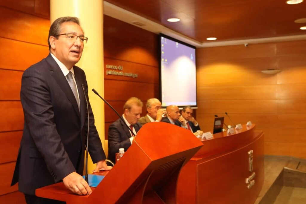 Antonio Pulido, presidente de la Fundación Cajasol, en la Inauguración del IV Congreso de Inteligencia Turística en Málaga