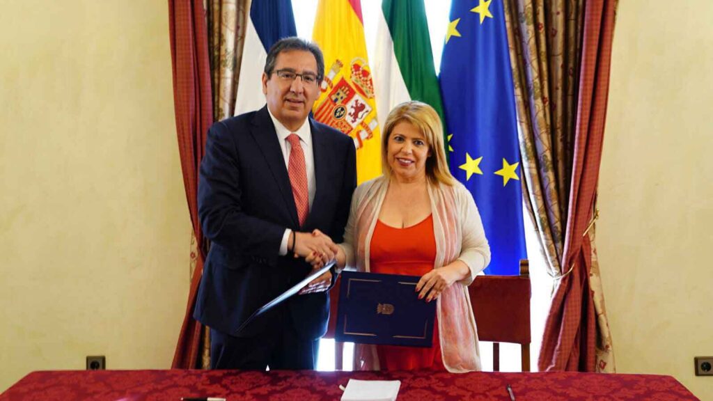 La Fundación Cajasol colaborará con el Ayuntamiento de Jerez para seguir impulsando la actividad cultural en el Teatro Villamarta