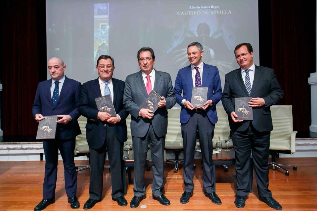 Presentación del libro de «un pregón de los que hacen historia» en la Fundación Cajasol