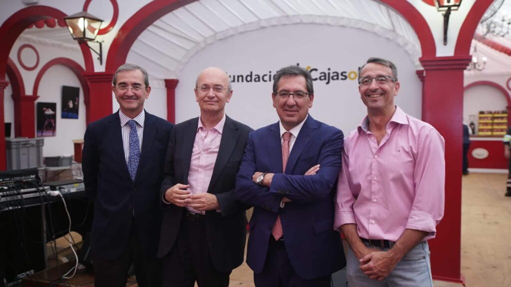 Antonio Pulido, presidente de la Fundación Cajasol, en el almuerzo con entidades sociales en la Feria de Abril 2019