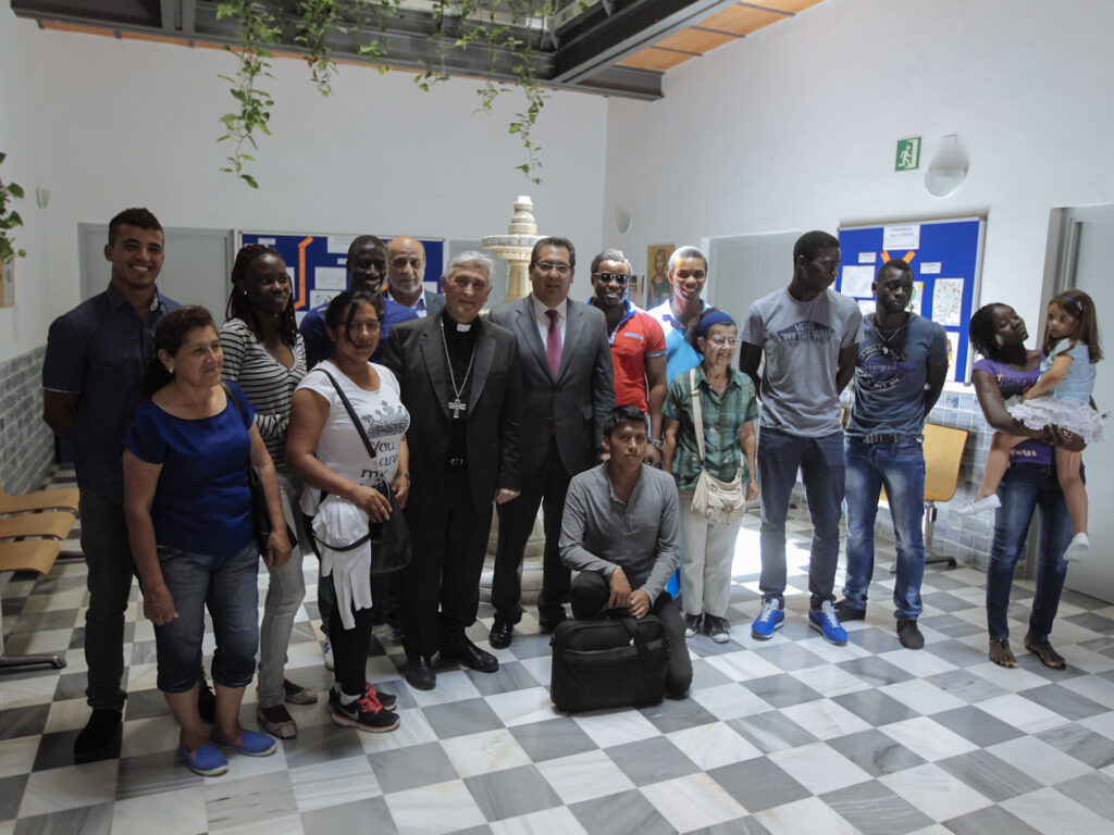 Antonio Pulido visita la Fundación Centro Tierra de Todos acompañado del Obispo de Cádiz