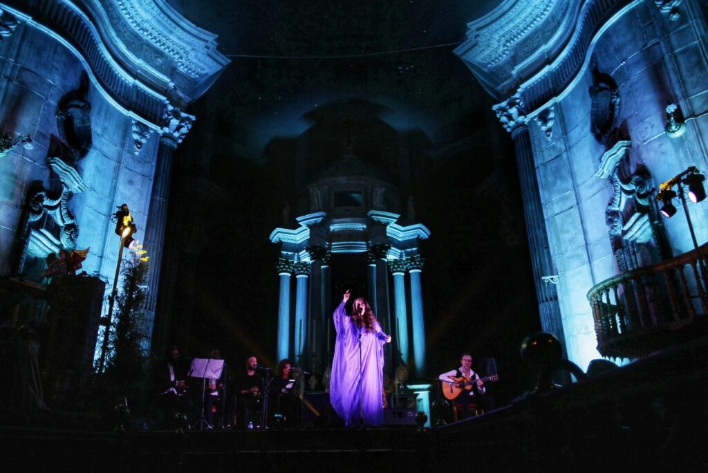 Una imperial Argentina enamora al público con ‘Su primera Navidad’ en la Catedral de Cádiz