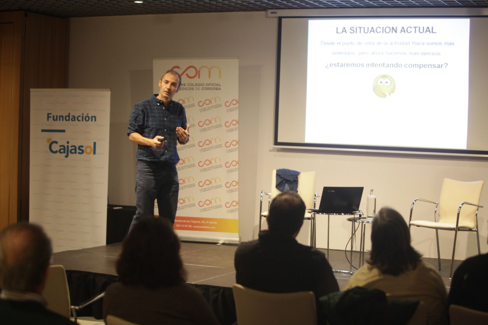 Conferencia de Bernardo Viana en el Aula de Salud de la Fundación Cajasol en Córdoba