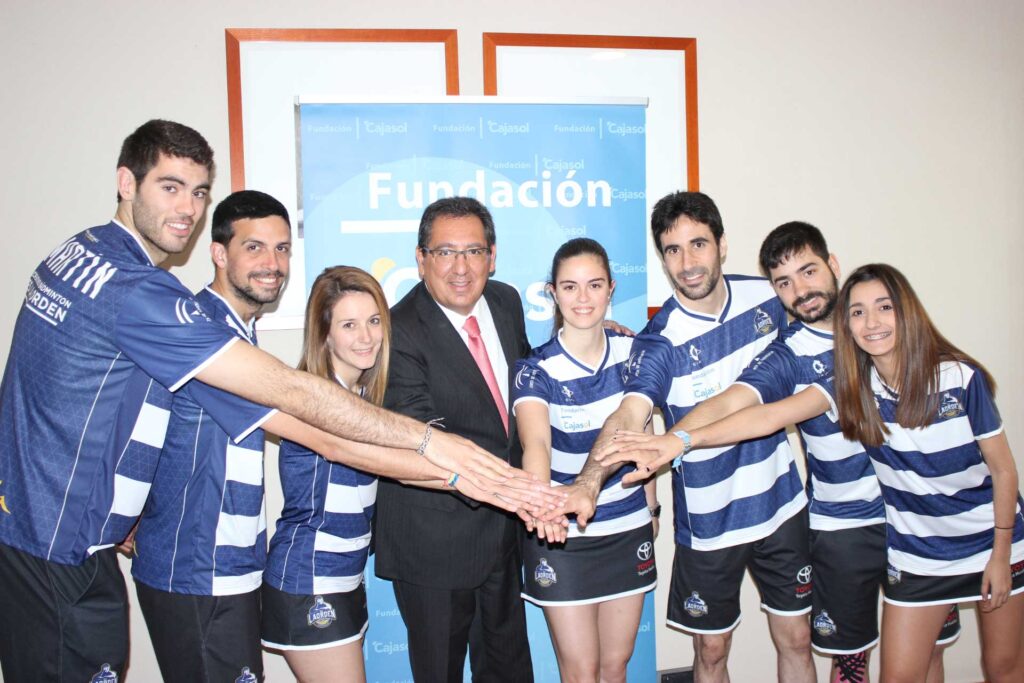 La Fundación Cajasol desea suerte al IES La Orden antes de la final de la Liga