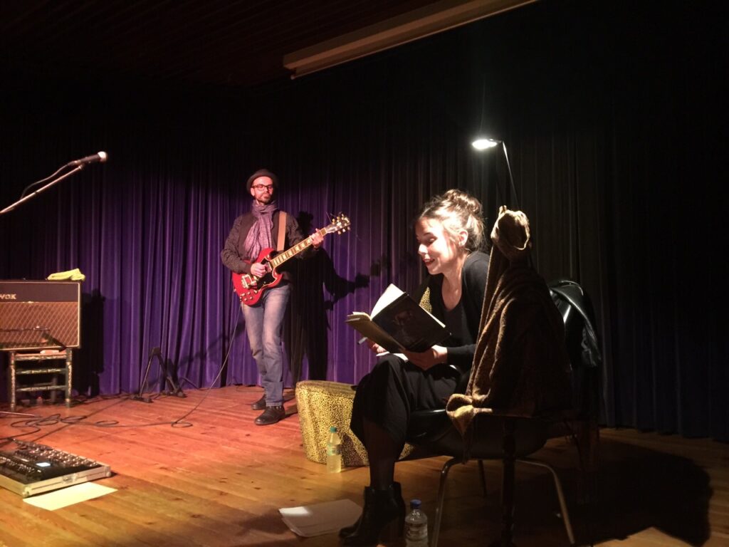 La música y la poesía se unen en La Butaca de la mano de Bosco The Fake y María Alcantarilla