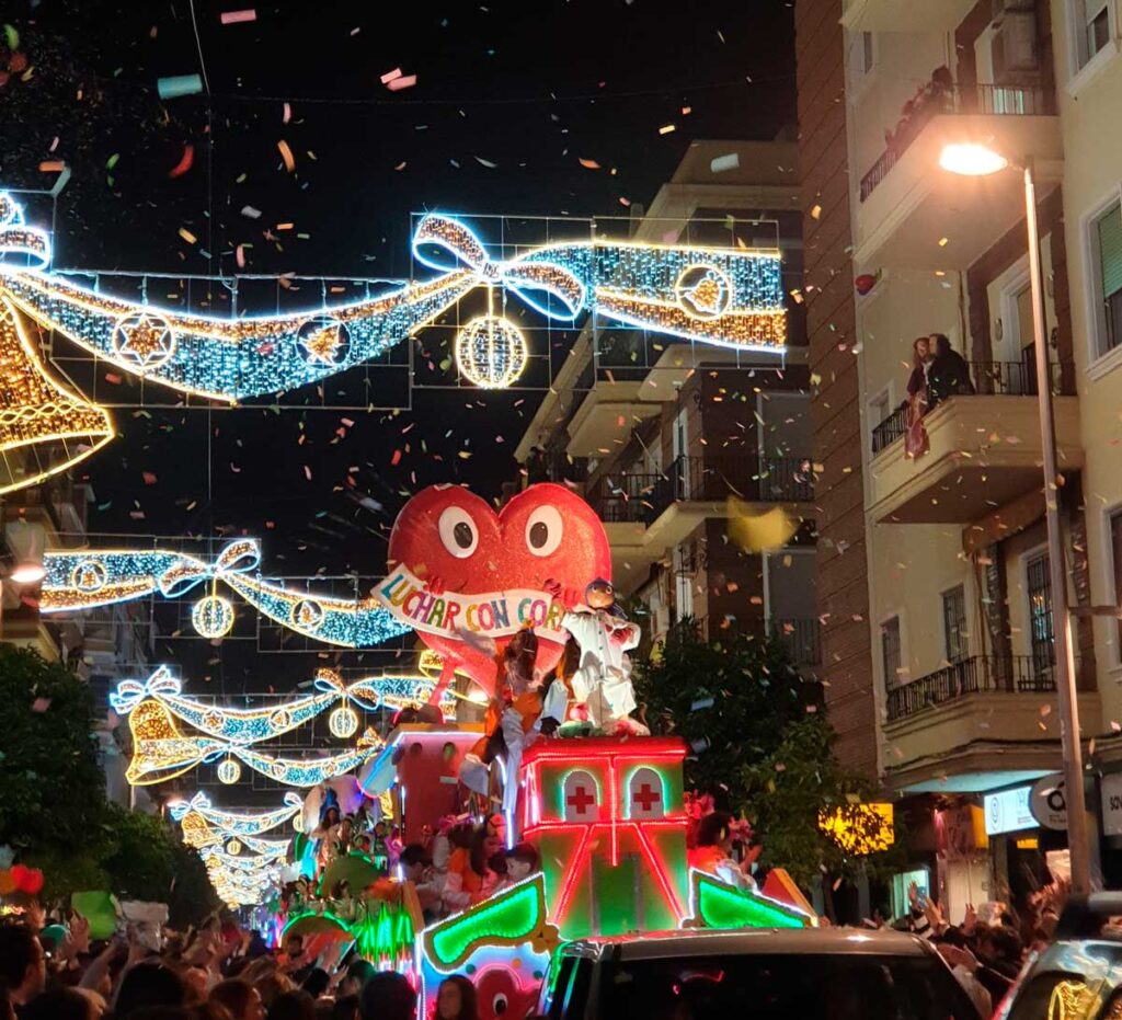 La Fundación Cajasol reparte más de 8.000 kilos de caramelos en las Cabalgatas de Reyes andaluzas!