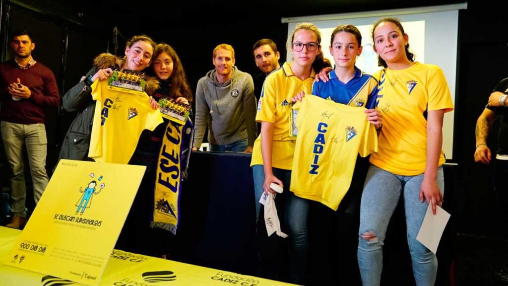 Fundación Cajasol y Cádiz CF, unidos para luchar contra el acoso escolar