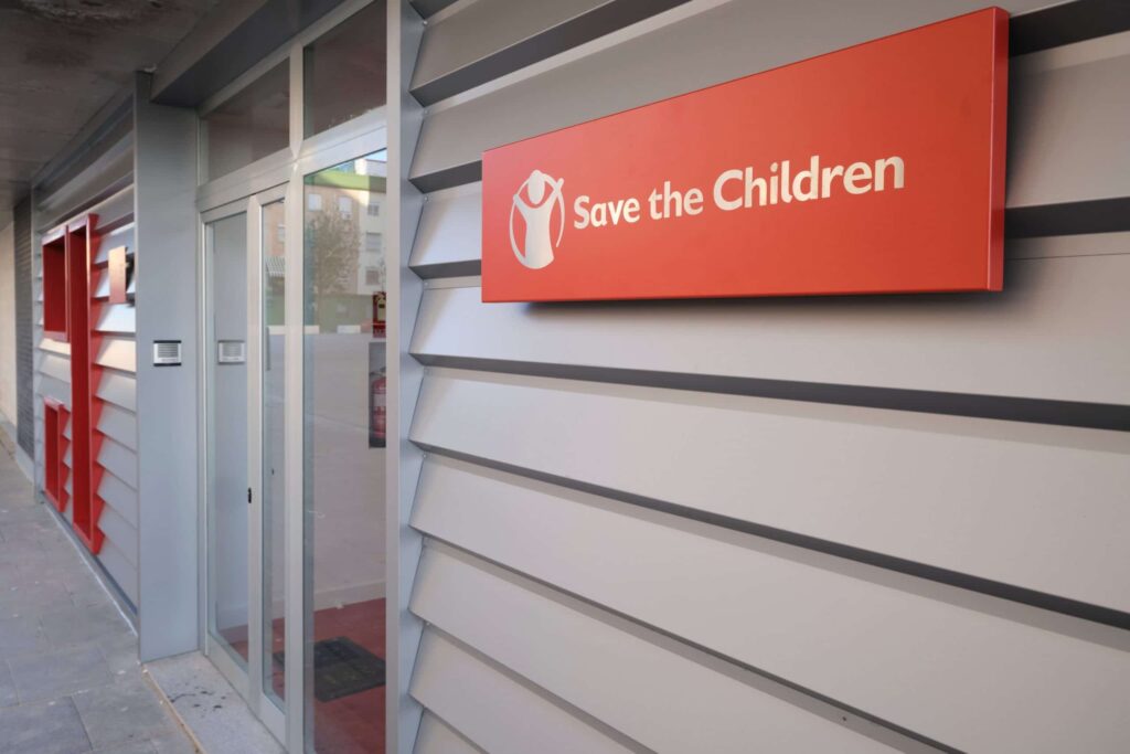 Save the Children pone en marcha su primer centro de lucha contra la pobreza infantil en Andalucía