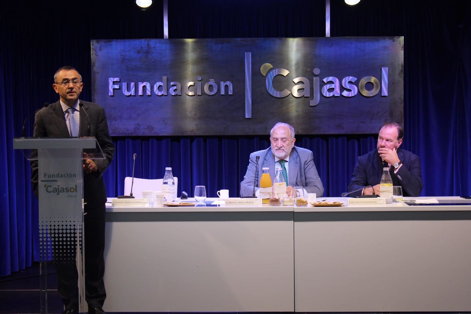 Fernando Giménez Barriocanal, en el Club de Directivos Andalucía desde la Fundación Cajasol en Huelva