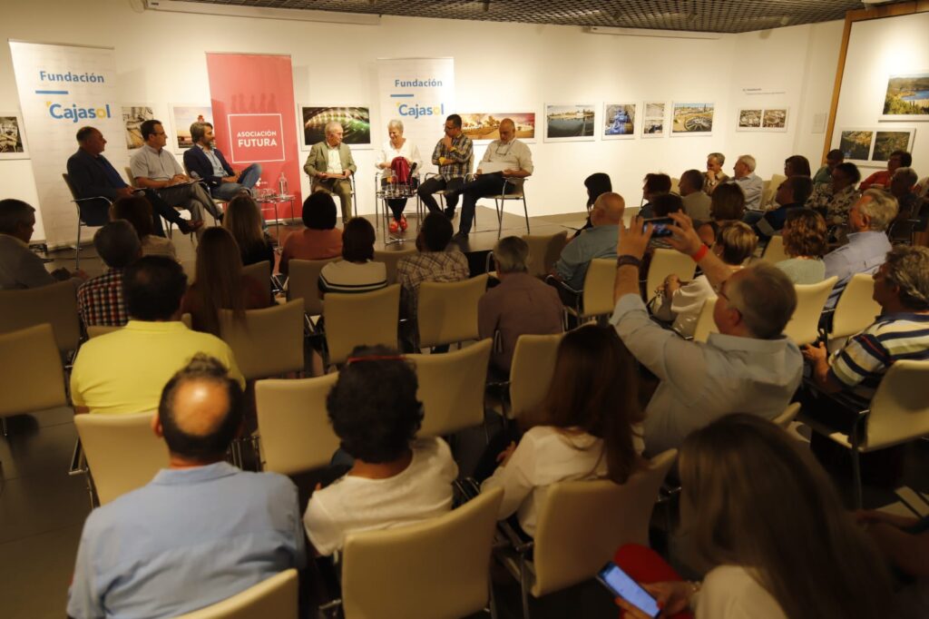 Córdoba Futura analiza los retos del pequeño comercio en la ciudad