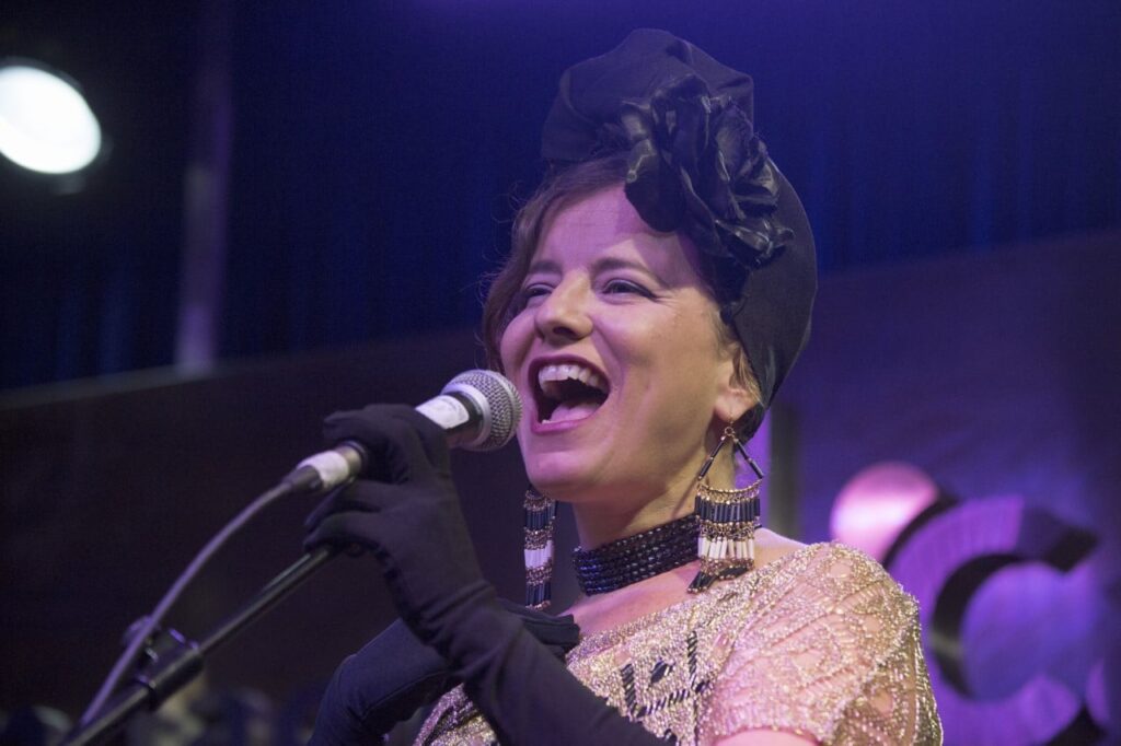 Amarela, durante su actuación en el II ciclo de Jazz en la Cuarta