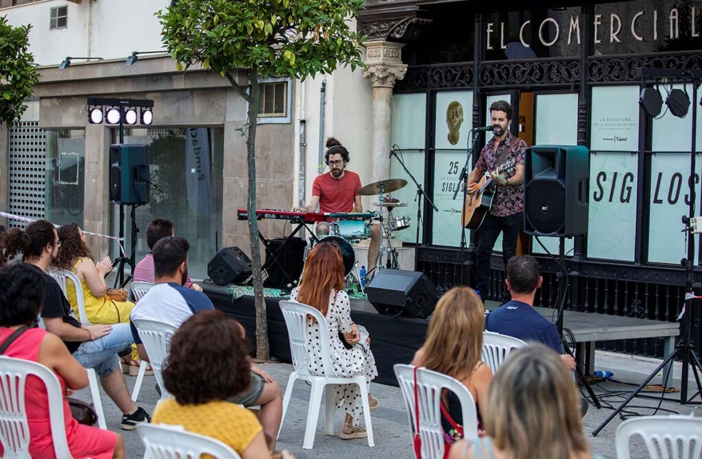 Arco, toda una inyección de energía en el arranque de ‘Los Jueves en la Calle’ en Huelva