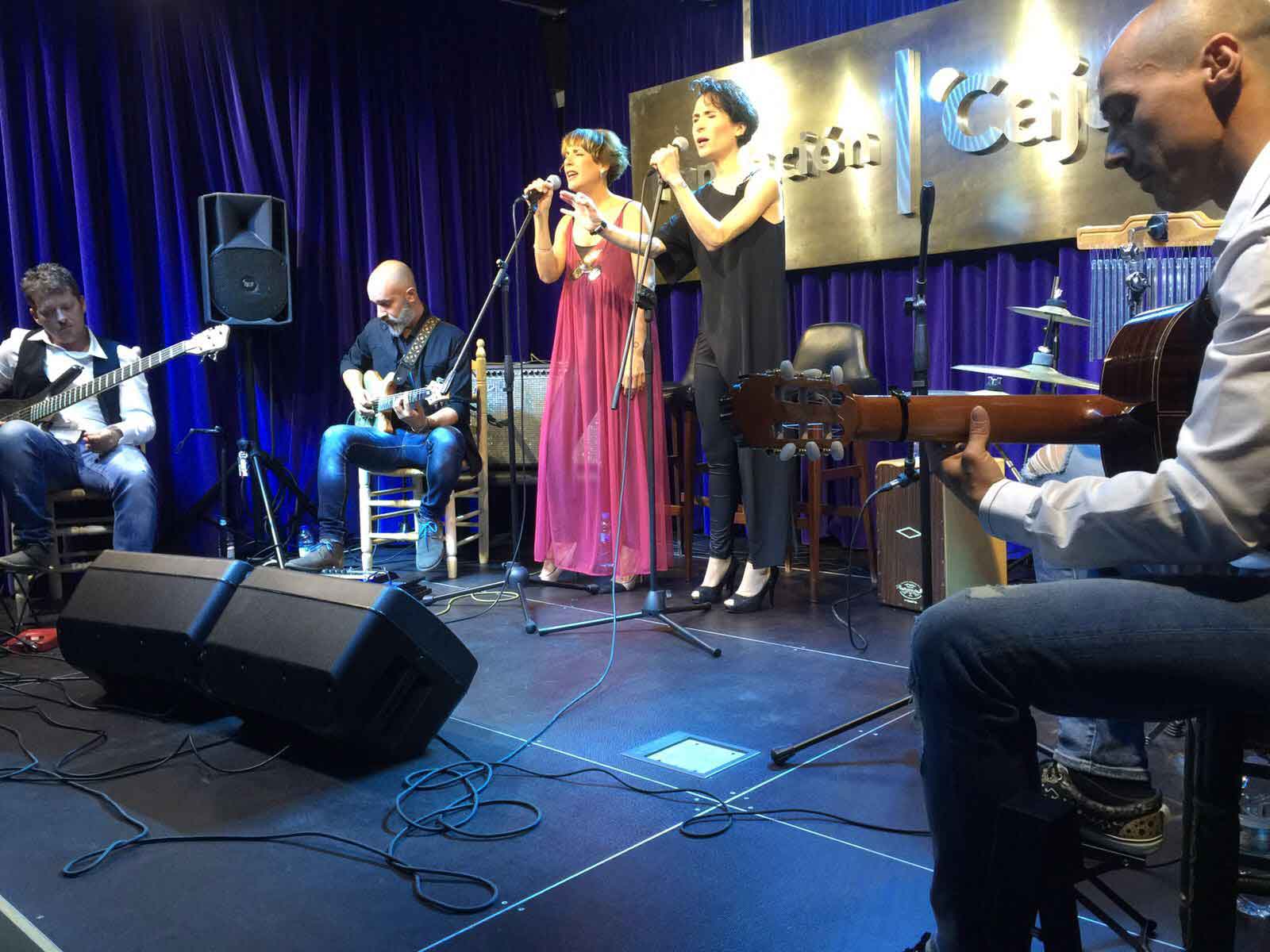 Concierto del grupo CasaJuana en la Fundación Cajasol (Huelva)