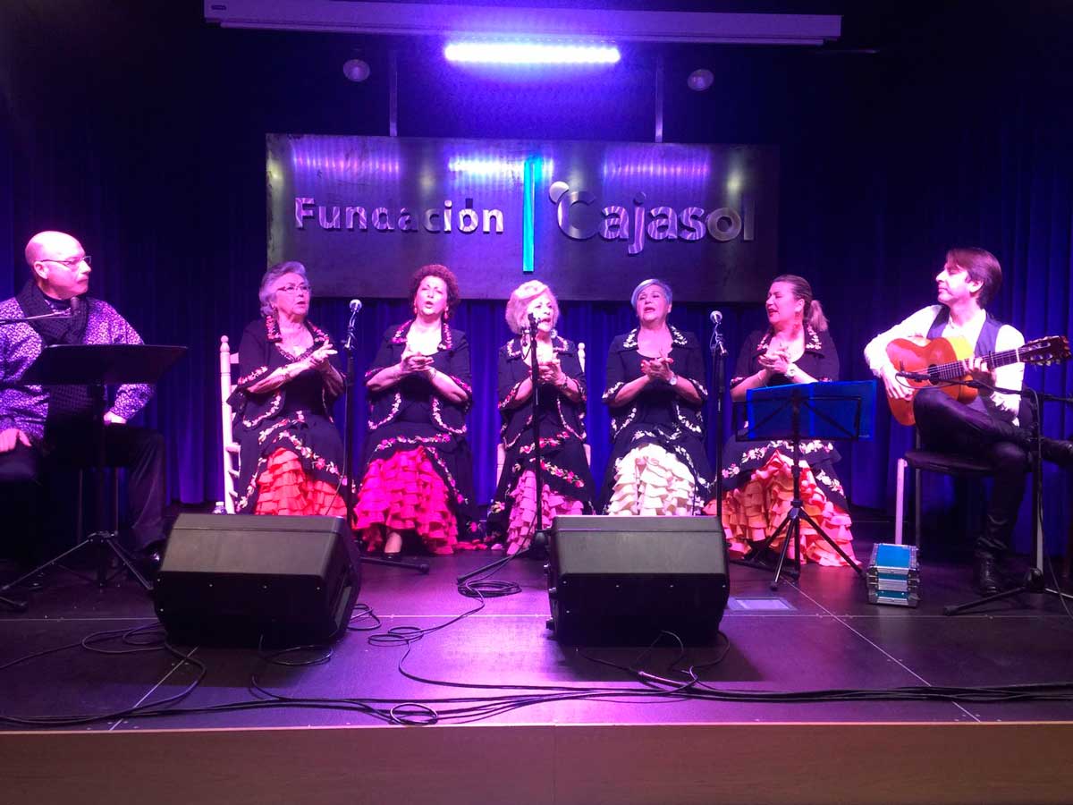 Concierto de Navidad de la Peña Flamenca Femenina en la sede de la Fundación Cajasol en Huelva