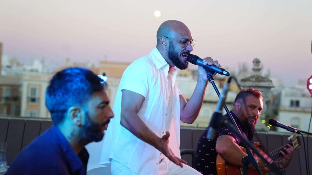 ‘Maíta Vende Cá’ pone el colofón a un intenso mes de ‘Noches en la Azotea’ en Cádiz