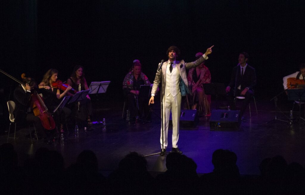 Manuel Lombo presenta su nuevo disco de sevillanas en Huelva