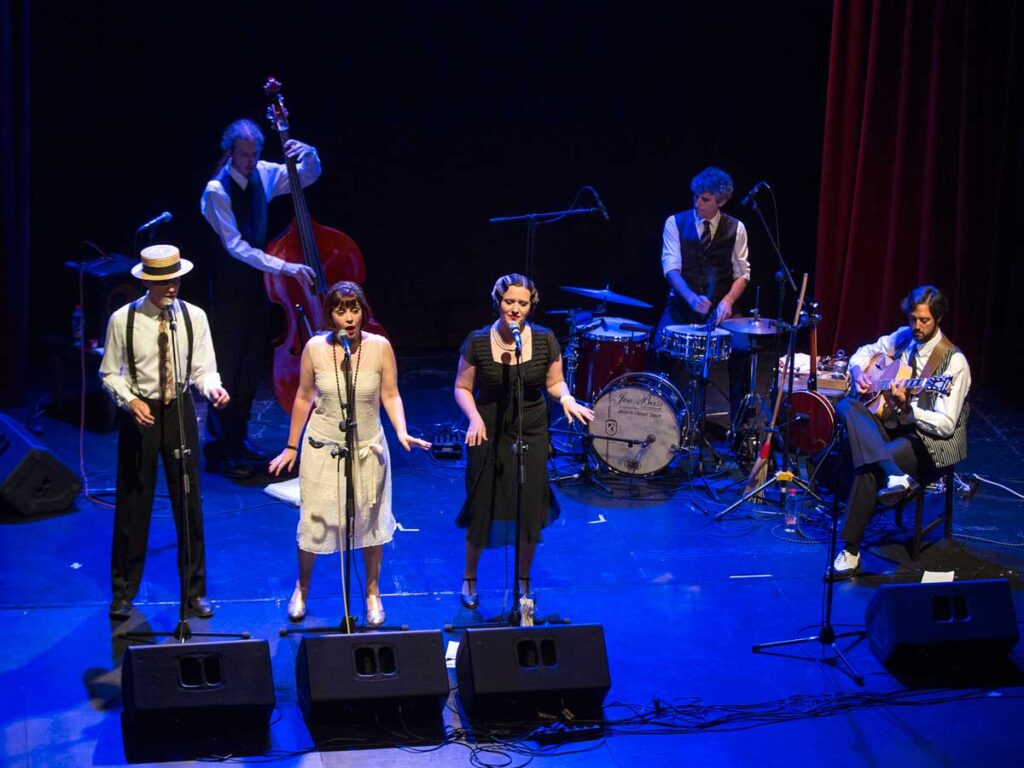 La música de ‘O Sister!’ vuelve a citarse con su público en Sevilla