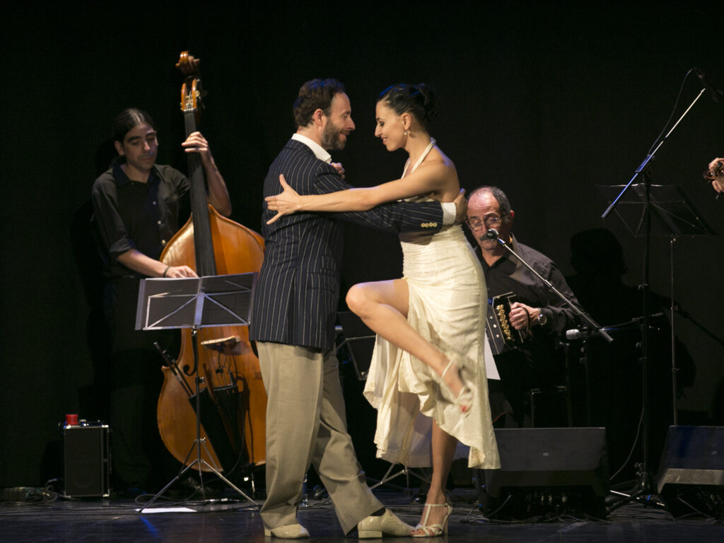La orquesta ‘El Despiole’ trae la magia del tango en vivo a la Fundación Cajasol