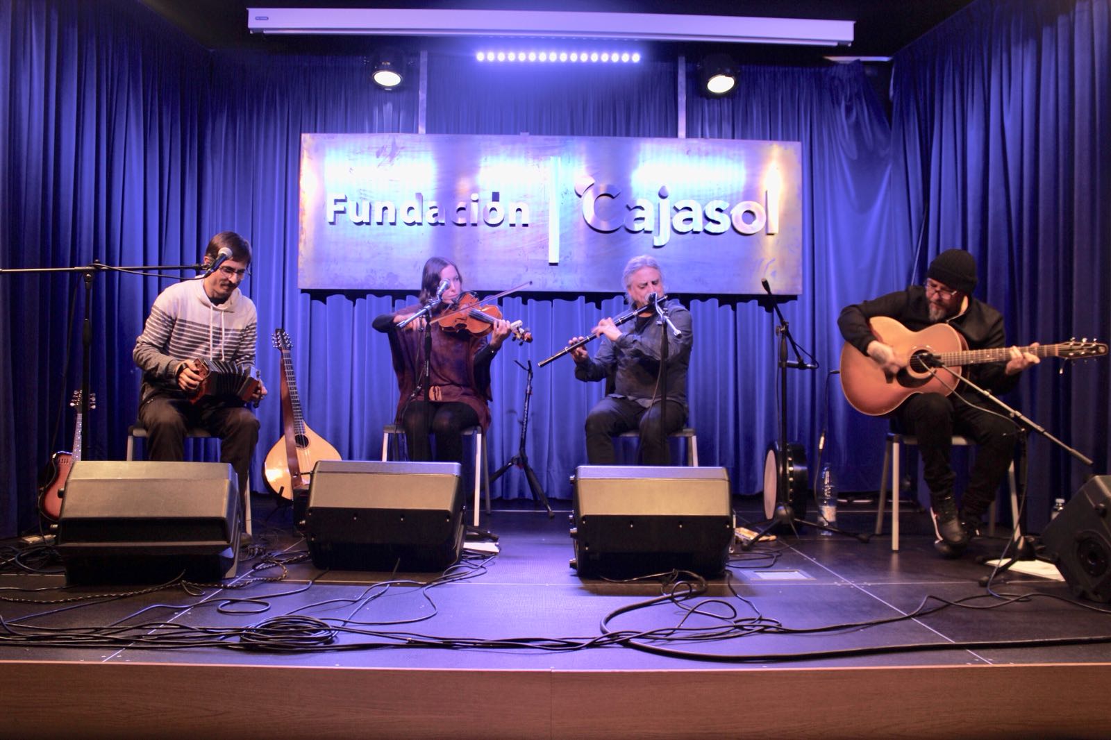 El grupo Sheela Na Gig, actuando en la sede de la Fundación Cajasol en Huelva