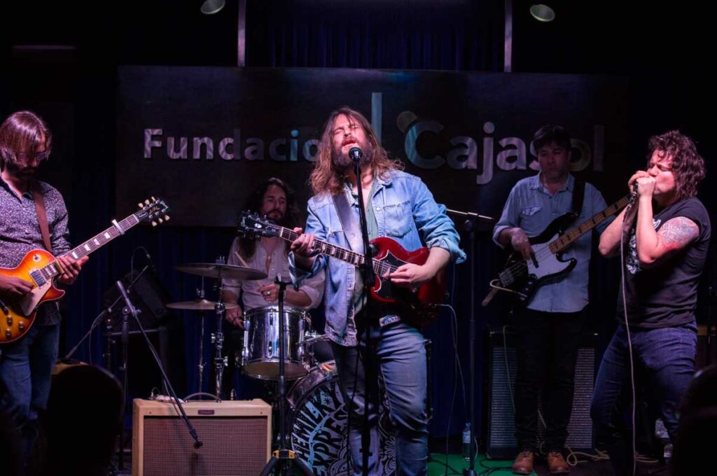 ‘Los Jueves en la Cuarta’: La banda The Milkyway Express, rock & roll de calidad en Huelva