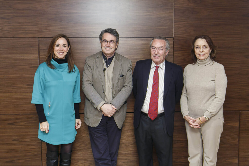 Conferencia de Andrés Trapiello en la Fundación Cajasol: «Todo lo que rodea a Cervantes es un enigma»