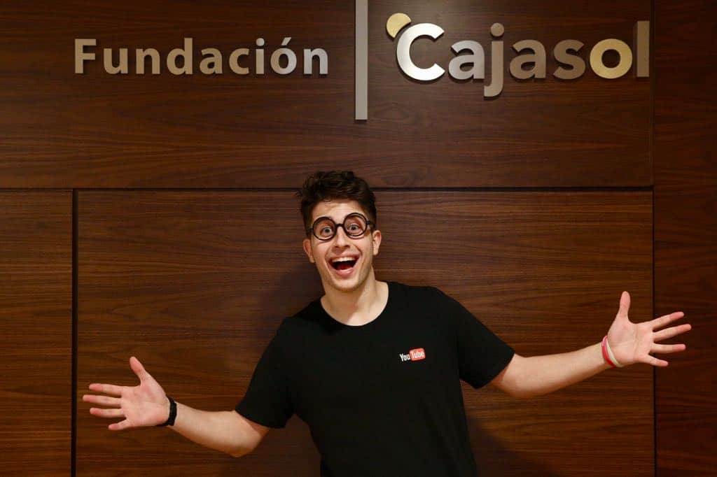 El youtuber Tekendo en el ciclo Fundación Cajasol en un Tuit