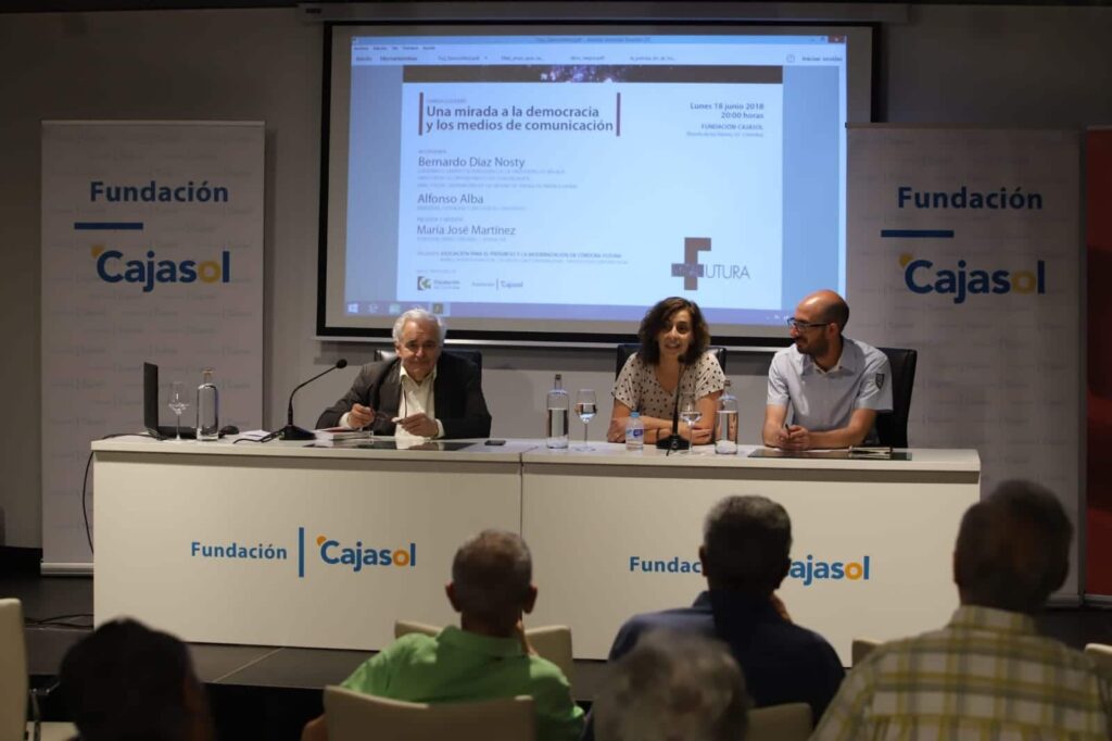 Córdoba Futura plantea ‘Una mirada a la democracia y los medios comunicación’