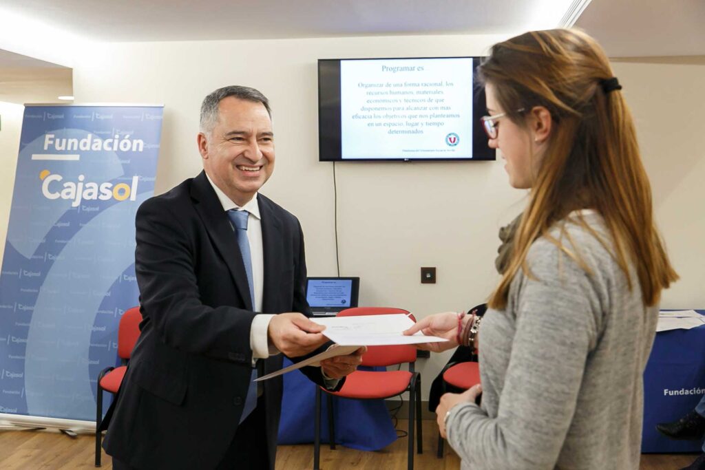 Curso de formación básico de voluntariado en la sede de la Fundación Cajasol en Huelva