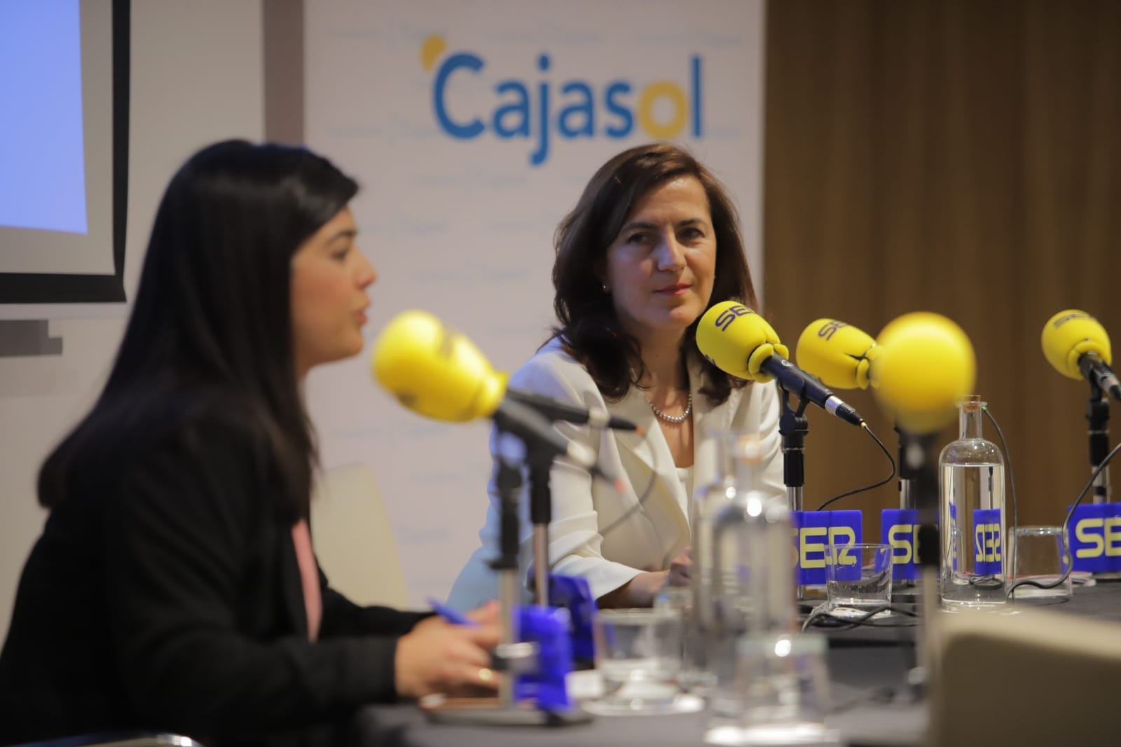 Beatriz López Alba y Raquel Cabezudo, durante su diálogo